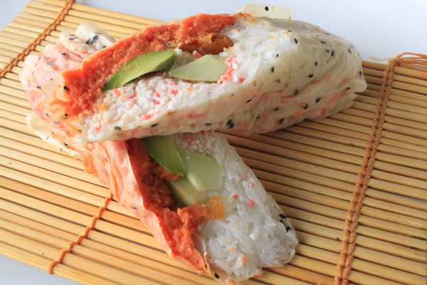Jogasaki 2A : crab meat, spicy tuna, avocado, cucumber and shrimp tempura